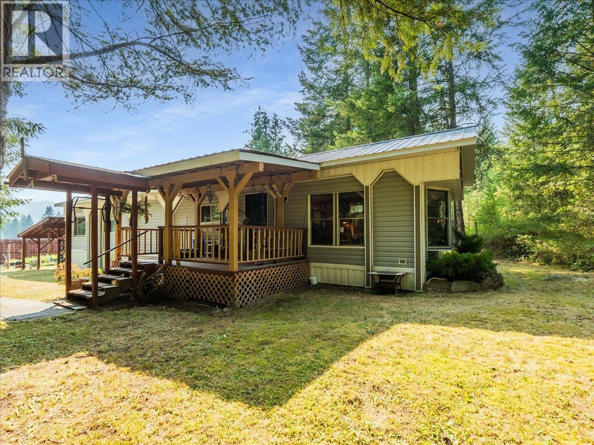 8864 Slocan  S Road, Slocan, British Columbia  V0G 2C0 - Photo 49 - 10397378