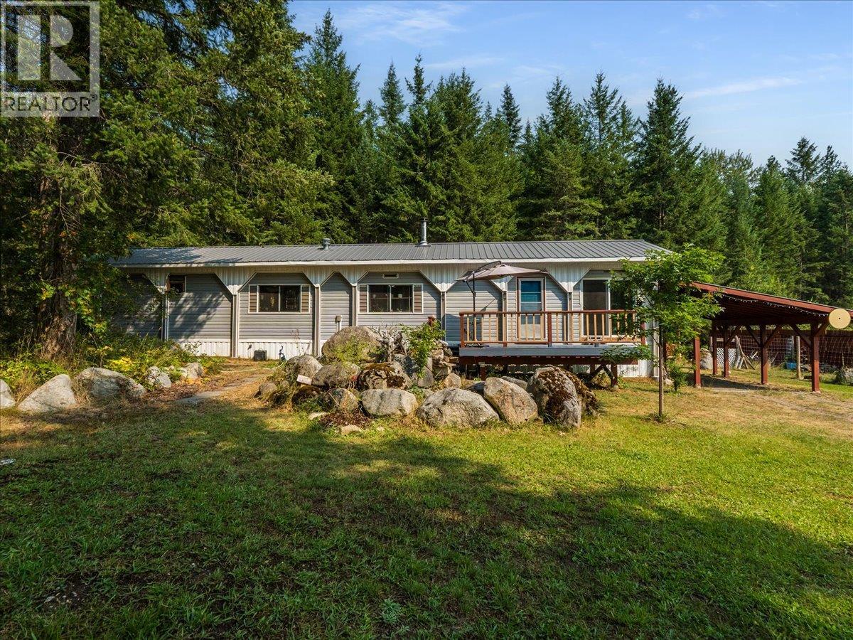 8864 Slocan  S Road, Slocan, British Columbia  V0G 2C0 - Photo 38 - 10397378