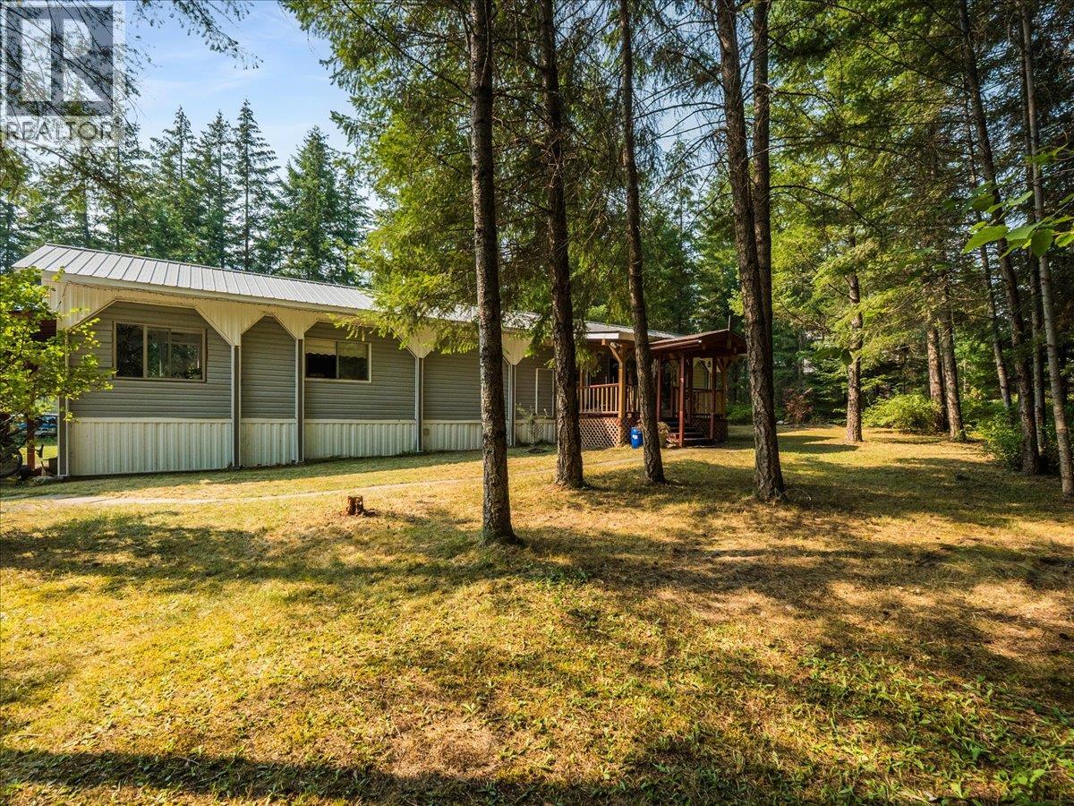 8864 Slocan  S Road, Slocan, British Columbia  V0G 2C0 - Photo 68 - 10397378