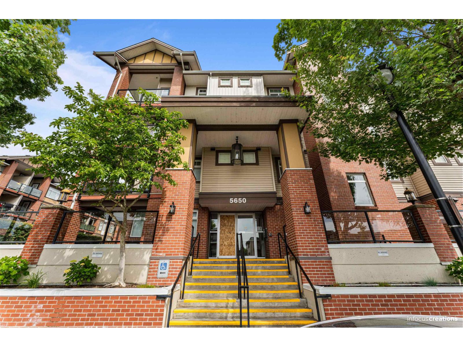 215 5650 201a Street Street, Langley, British Columbia V3A 0B3 - Photo 1 - R3156512