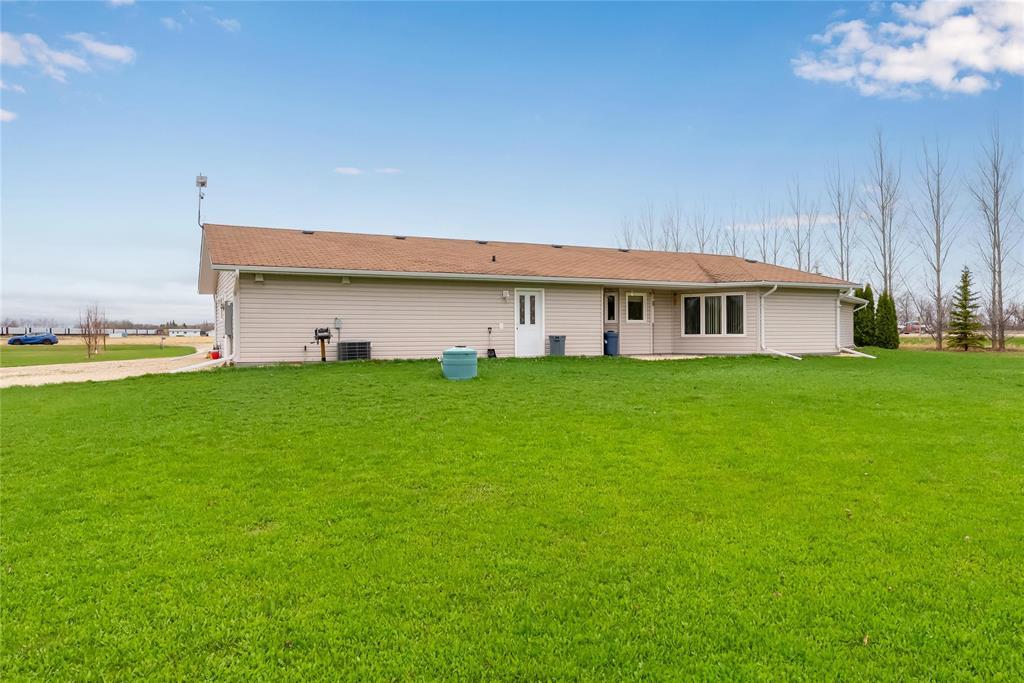 7 Willow Bay, Newton, Manitoba R0H 0X0 - Photo 42 - 202620692