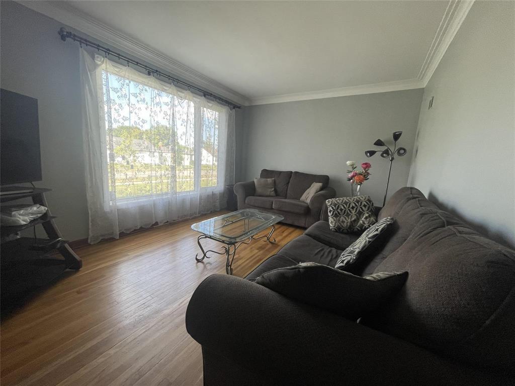 558 Enniskillen Avenue, Winnipeg, Manitoba  R2V 0J4 - Photo 2 - 202620693