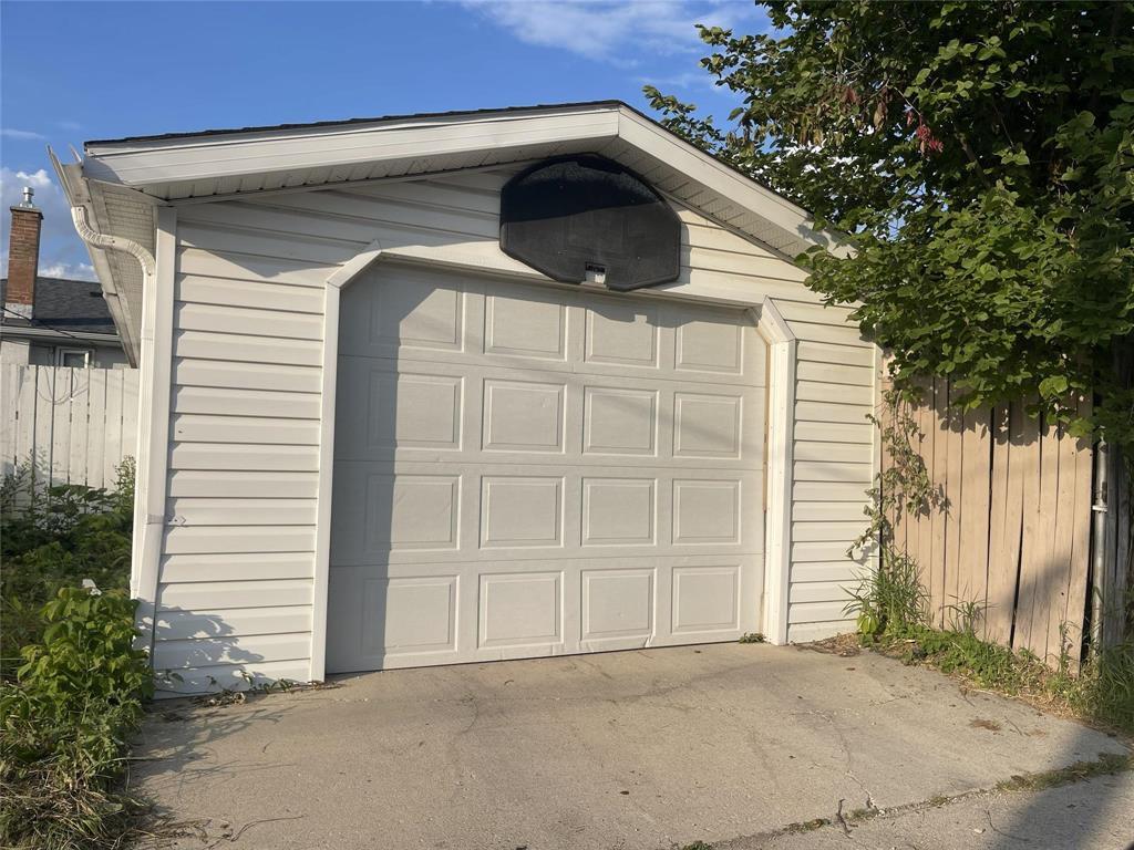 558 Enniskillen Avenue, Winnipeg, Manitoba  R2V 0J4 - Photo 8 - 202620693