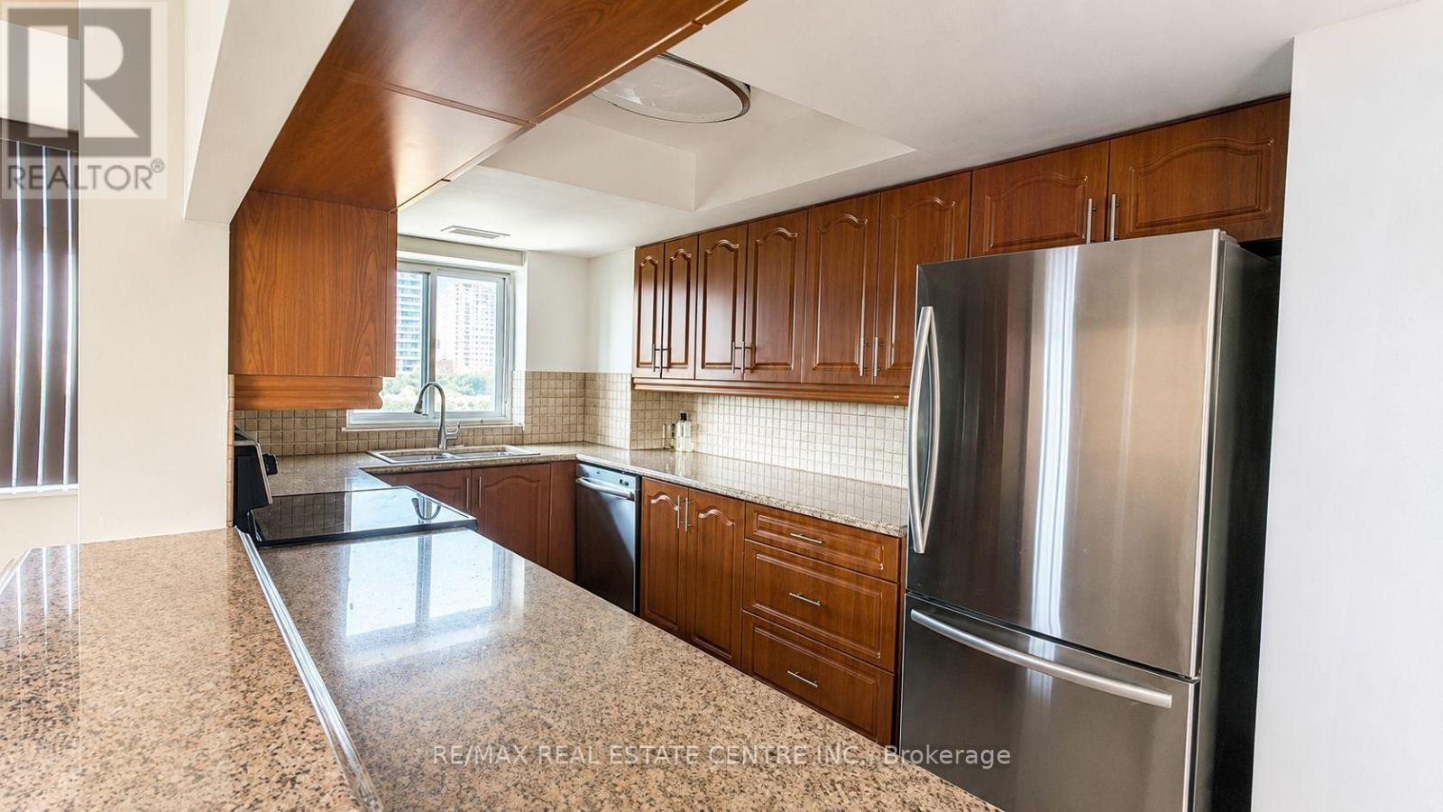 1515 - 300 Webb Drive, Mississauga, Ontario  L5B 3W3 - Photo 17 - W13660046