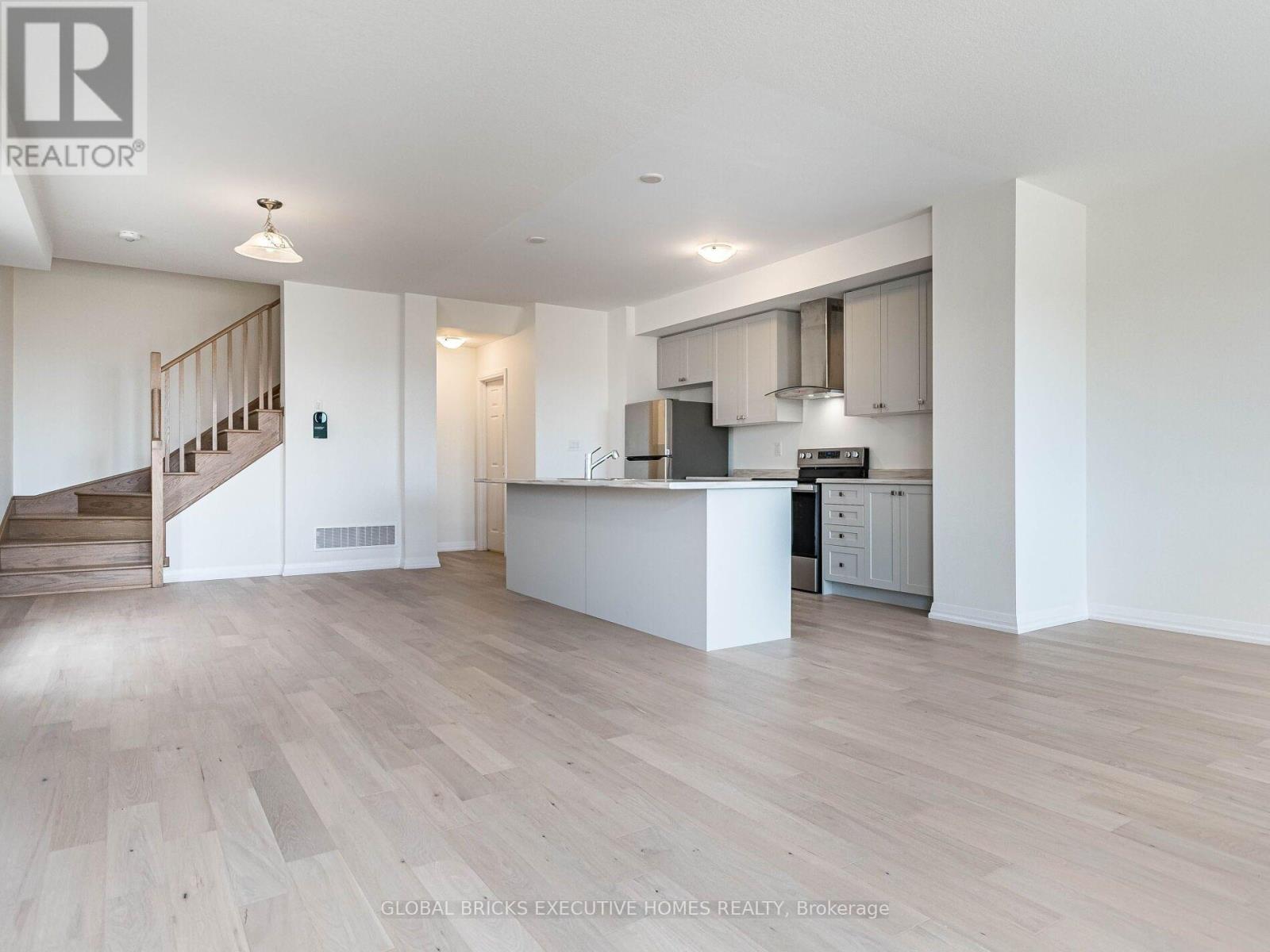 13 Central Market Drive, Haldimand, Ontario  N3W 0J3 - Photo 8 - X13684860