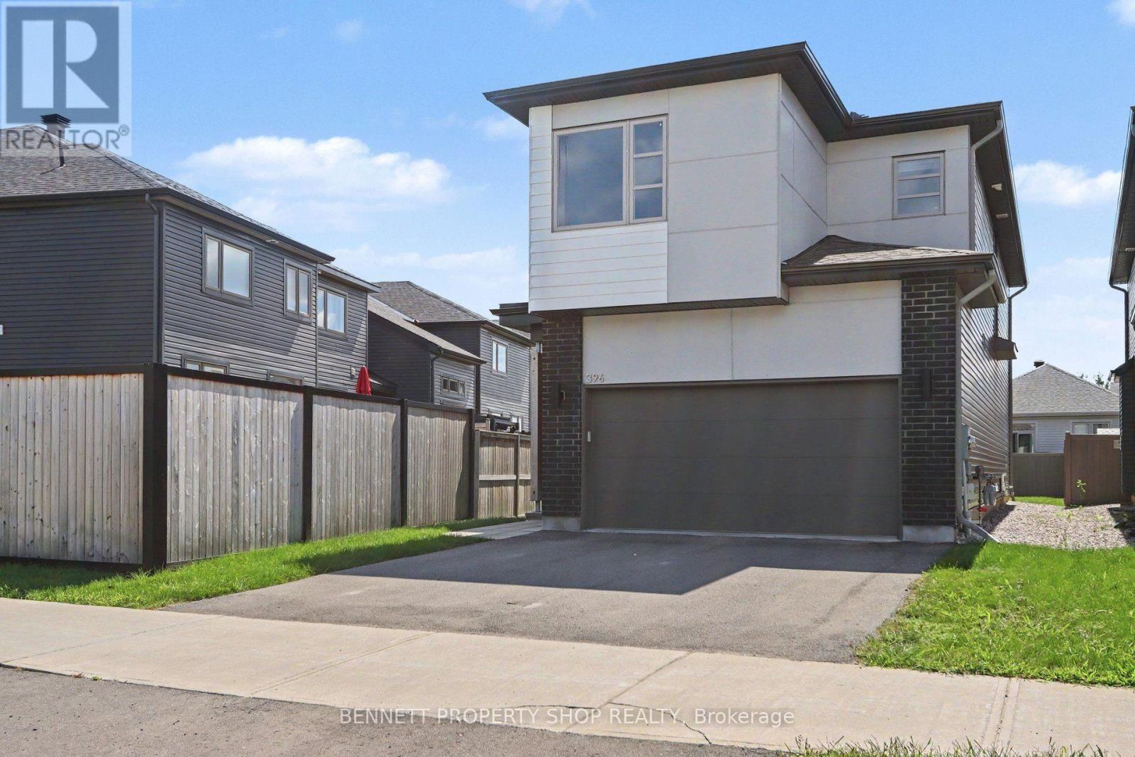 396 Ventoux Avenue, Ottawa, Ontario  K4A 5L9 - Photo 2 - X13684786