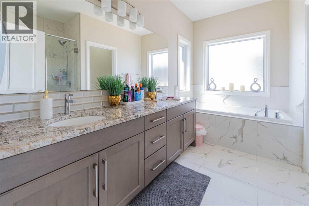 19 Red Sky Gardens NE, Calgary, Alberta  T3N 1M9 - Photo 31 - A2311468