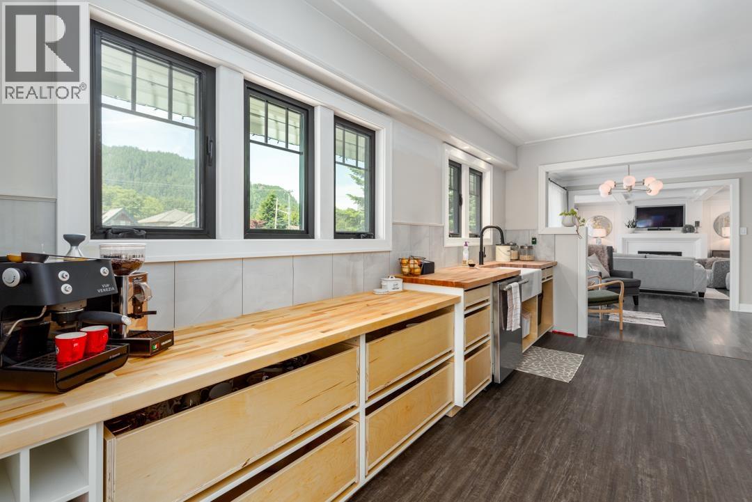 39726 Government Road, Squamish, British Columbia V8B 0G3 - Photo 11 - R3156315