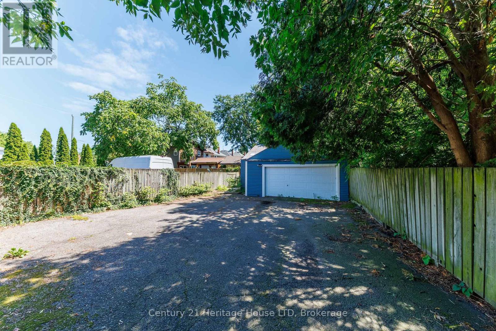 164 Lake Street, St. Catharines (Downtown), Ontario L2R 5Y7 - Photo 2 - X13685044