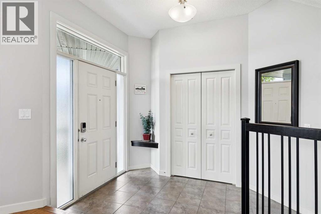 572 West Creek Point, Chestermere, Alberta  T1X 1T3 - Photo 4 - A2321420
