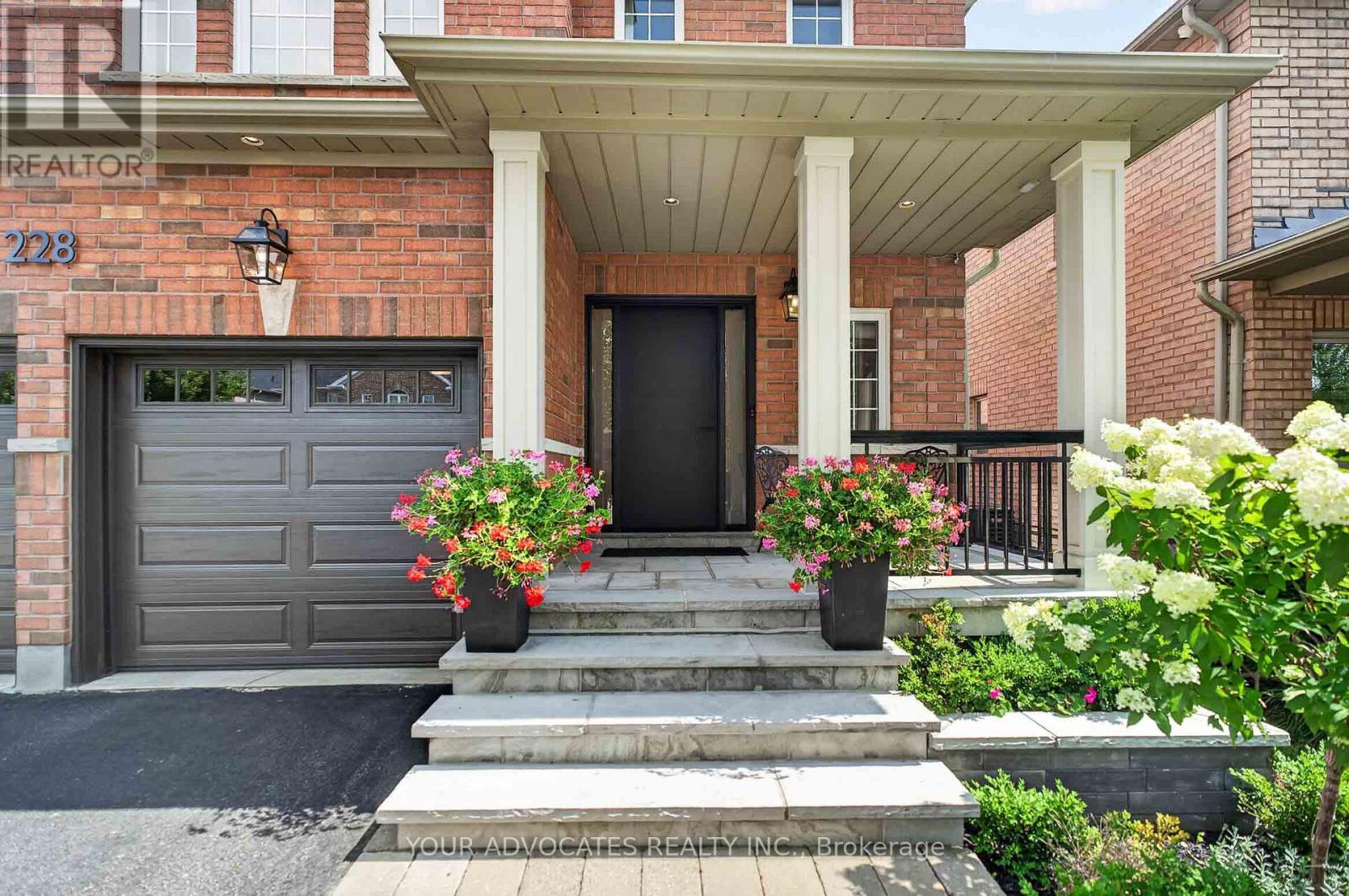 228 Twin Hills Acres, Vaughan, Ontario  L4H 0H4 - Photo 4 - N13684972
