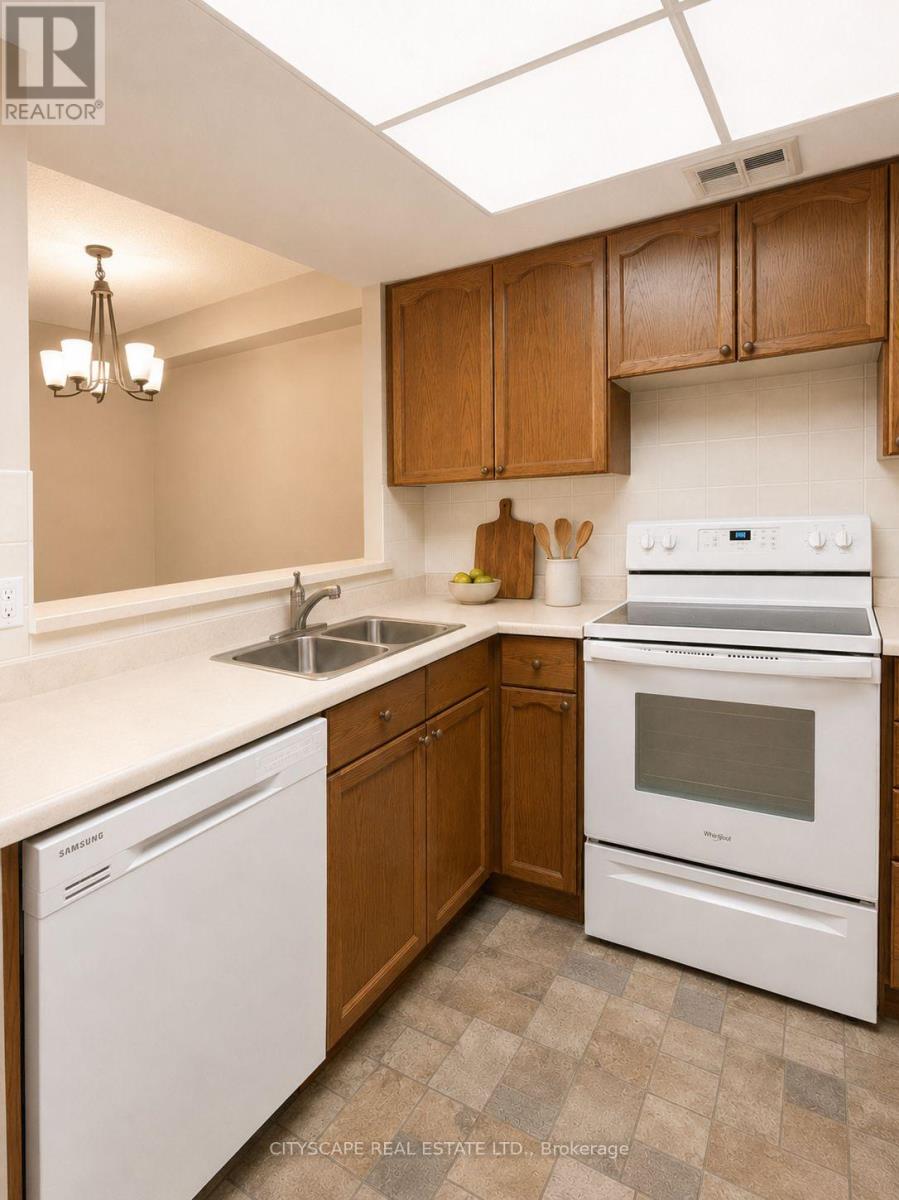212 - 100 Observatory Lane, Richmond Hill, Ontario  L4C 1T4 - Photo 6 - N13685002