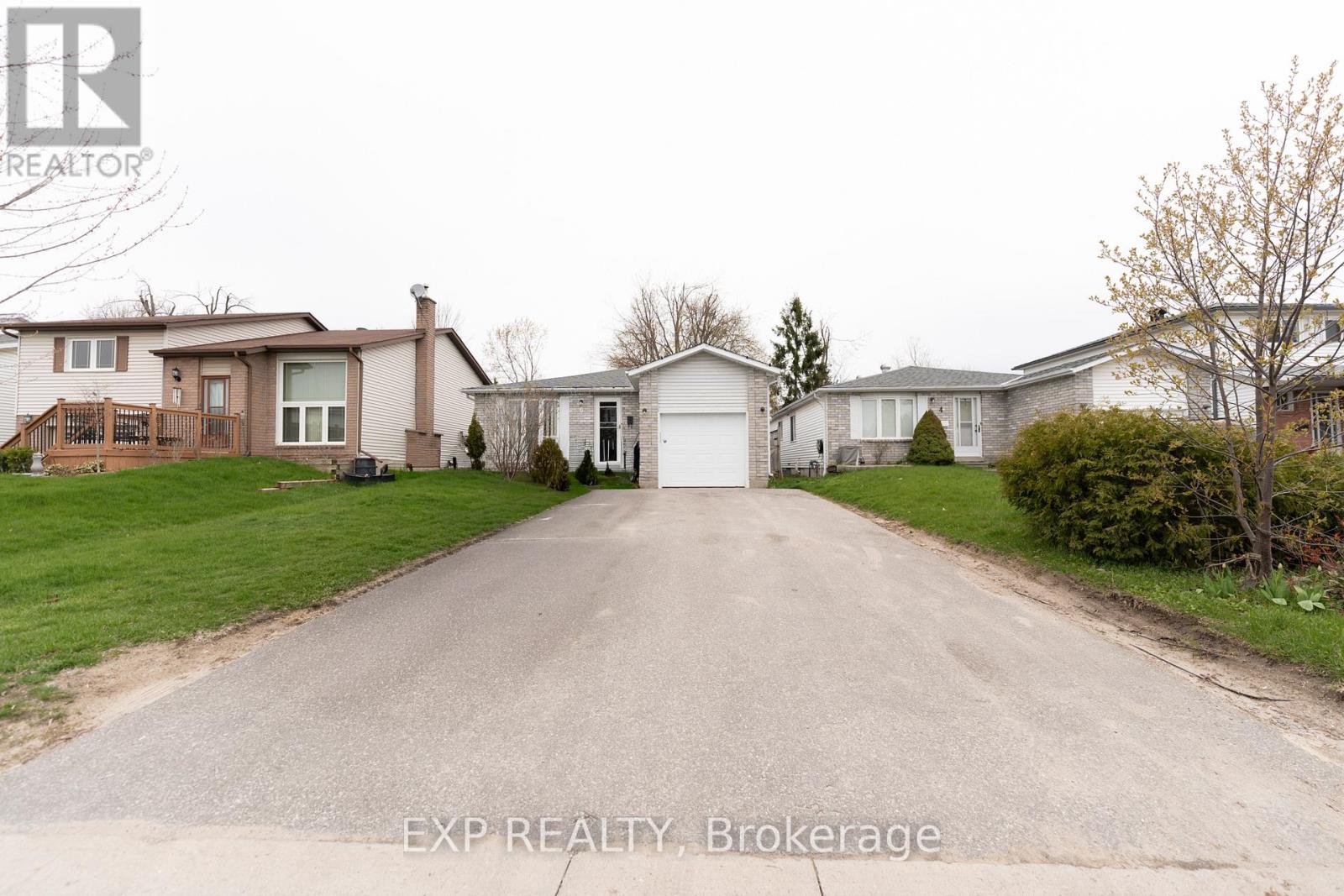 6 HICKLING TRAIL, Barrie, Ontario