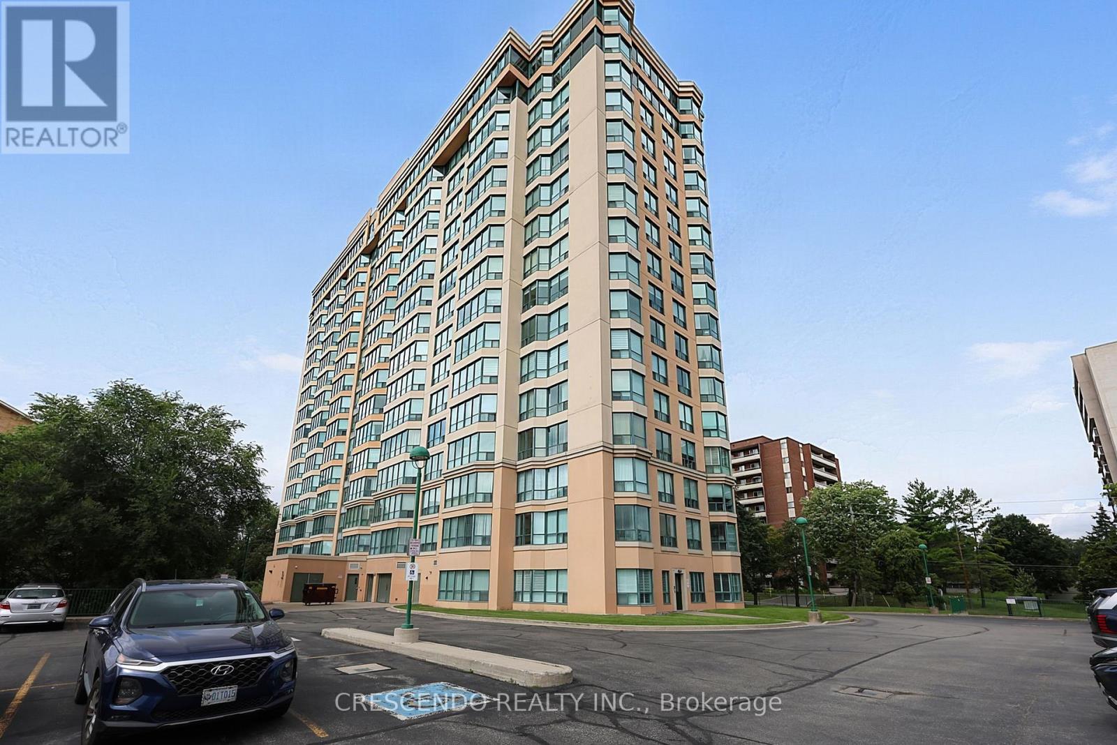201 - 100 Millside Drive, Milton, Ontario  L9T 5E2 - Photo 2 - W13684990