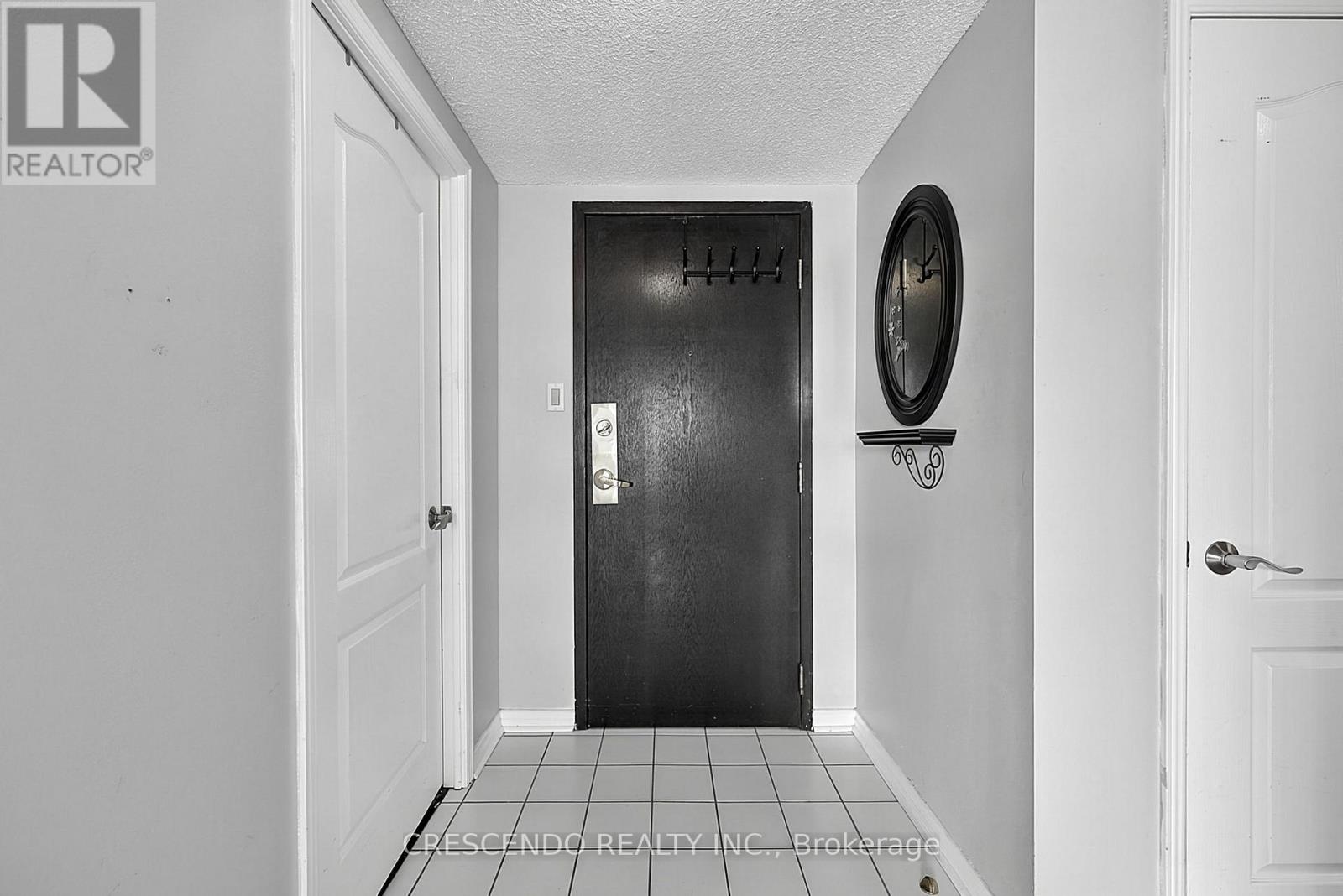 201 - 100 Millside Drive, Milton, Ontario  L9T 5E2 - Photo 5 - W13684990