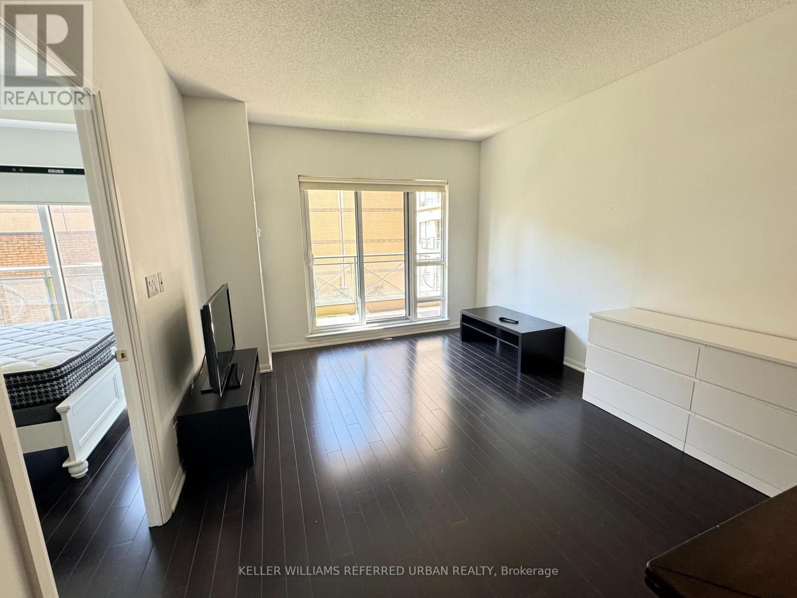 422 - 35 HAYDEN STREET, Toronto, Ontario