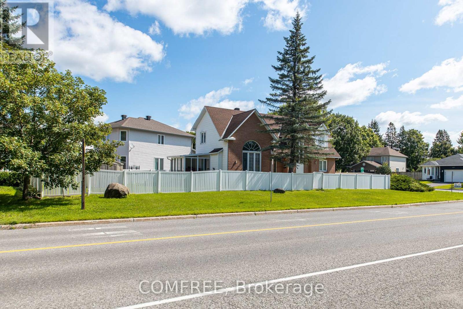 1226 Matheson Road, Ottawa, Ontario K1J 1A7 - Photo 4 - X13640928