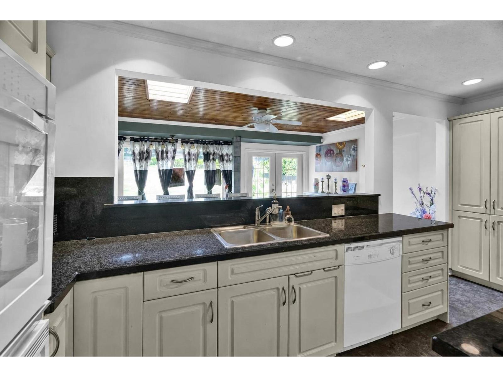 12921 Southridge Drive, Surrey, British Columbia  V3X 3C7 - Photo 5 - R3156305