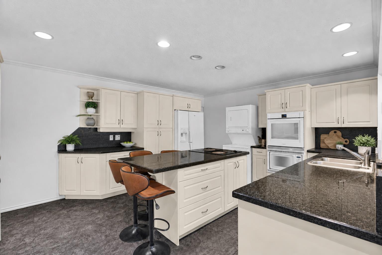 12921 Southridge Drive, Surrey, British Columbia  V3X 3C7 - Photo 4 - R3156305