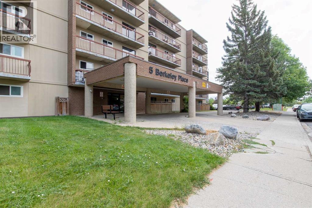 418, 5 Berkeley Place W, Lethbridge, Alberta