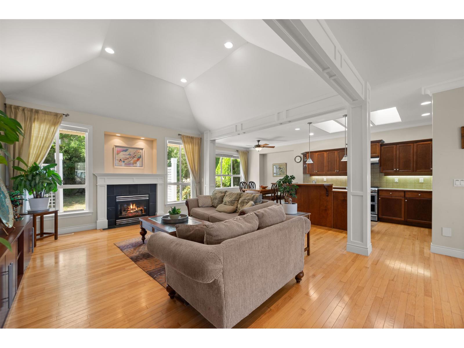2507 Eagle Mountain Drive, Abbotsford, British Columbia  V3G 3A1 - Photo 5 - R3156175