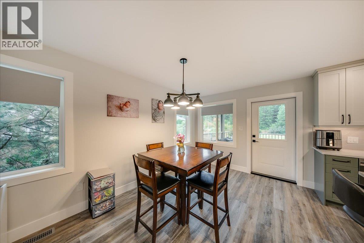1065 Lower China Creek Road, Castlegar, British Columbia  V0G 1G0 - Photo 13 - 10397740
