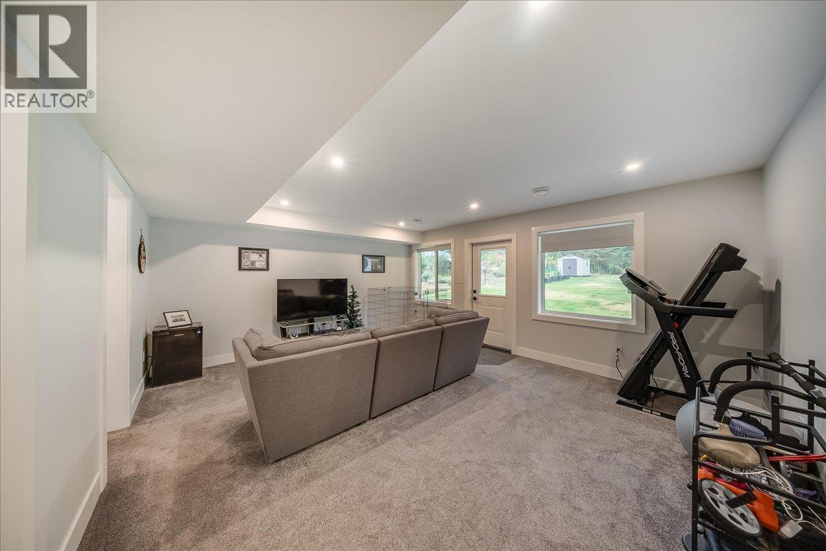1065 Lower China Creek Road, Castlegar, British Columbia  V0G 1G0 - Photo 29 - 10397740
