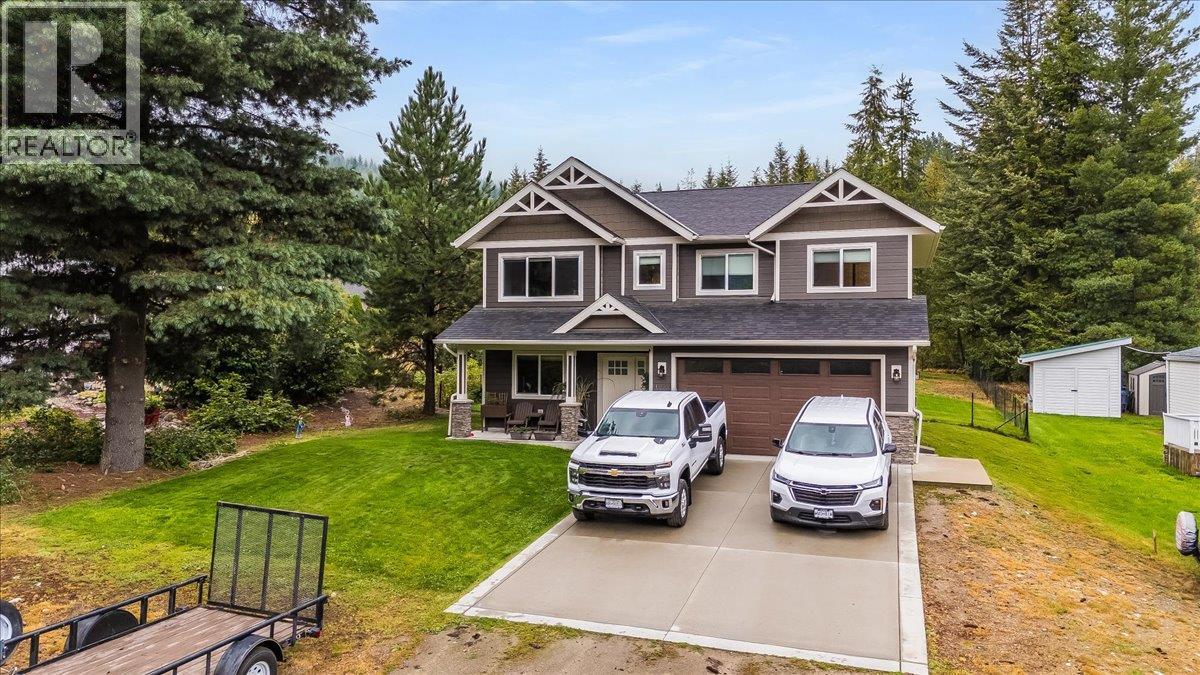 1065 LOWER CHINA CREEK Road, Castlegar, British Columbia