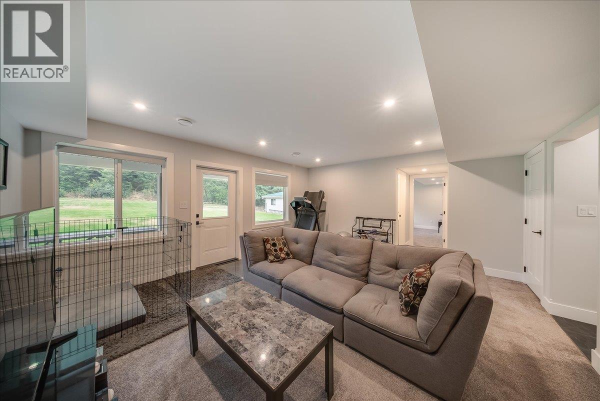 1065 Lower China Creek Road, Castlegar, British Columbia  V0G 1G0 - Photo 30 - 10397740