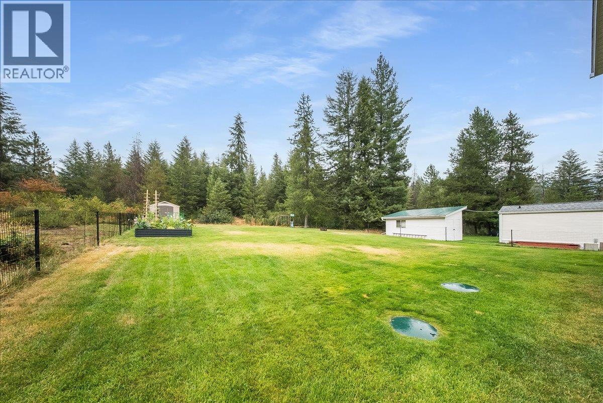 1065 Lower China Creek Road, Castlegar, British Columbia  V0G 1G0 - Photo 5 - 10397740