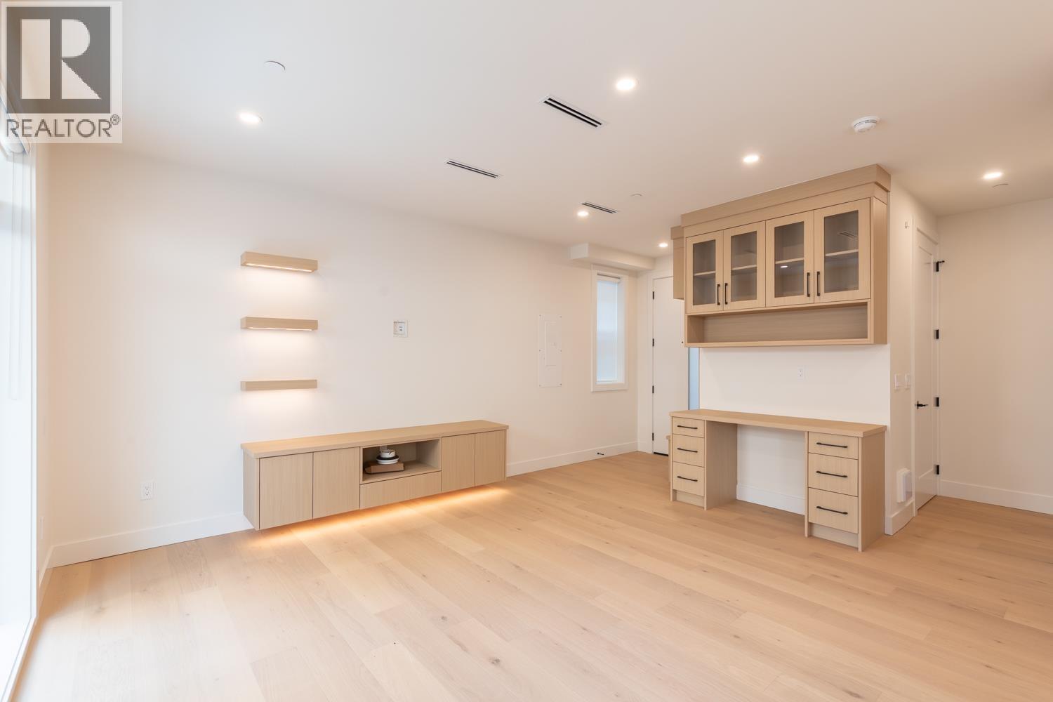 2 3615 Turner Street, Vancouver, British Columbia  V5K 2J2 - Photo 4 - R3156505