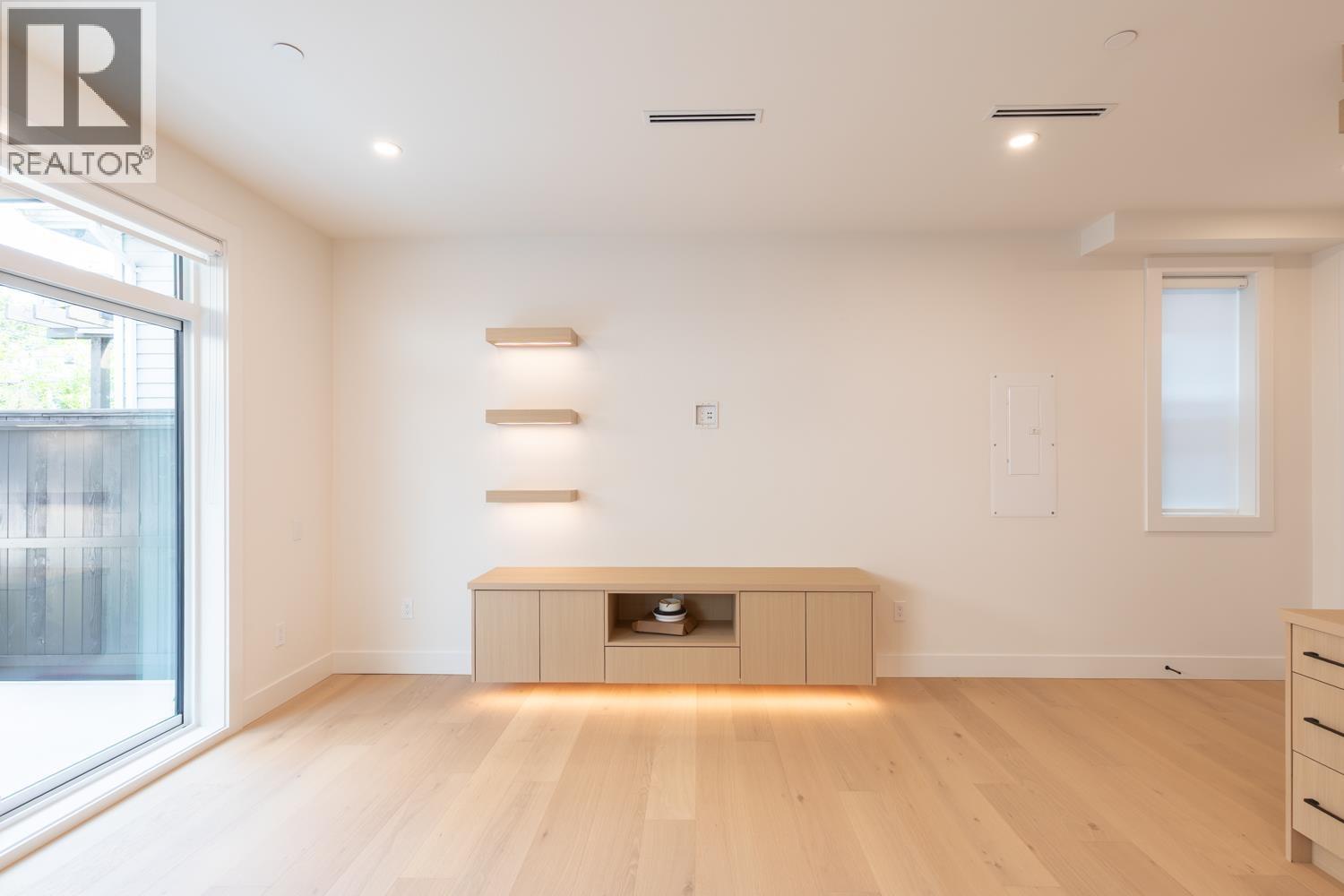 2 3615 Turner Street, Vancouver, British Columbia  V5K 2J2 - Photo 5 - R3156505