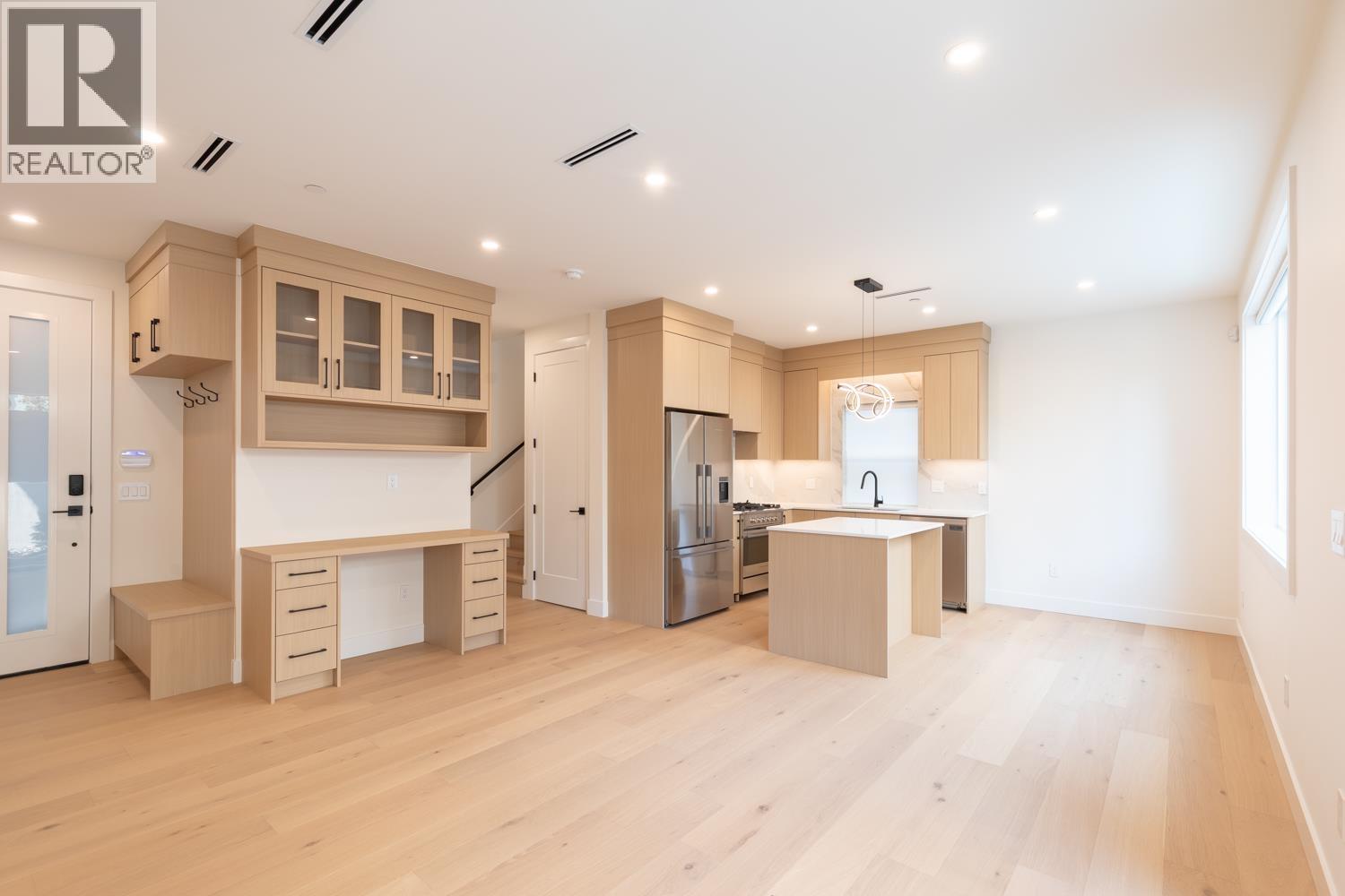 2 3615 Turner Street, Vancouver, British Columbia  V5K 2J2 - Photo 6 - R3156505
