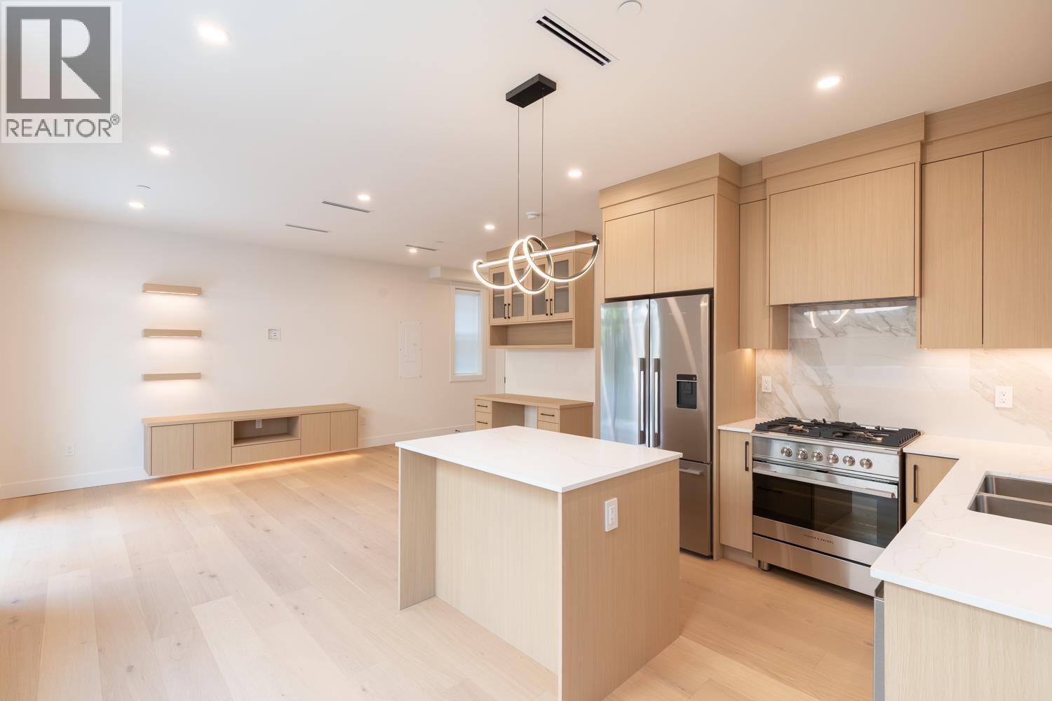 2 3615 Turner Street, Vancouver, British Columbia  V5K 2J2 - Photo 8 - R3156505