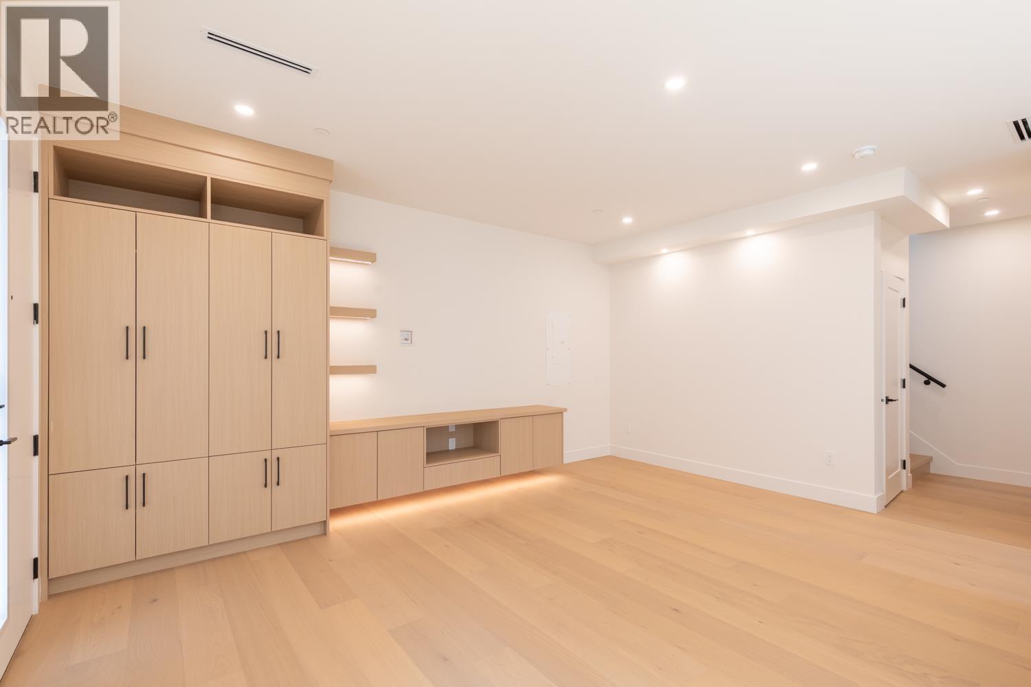 3 3615 Turner Street, Vancouver, British Columbia  V5K 2J2 - Photo 10 - R3156506