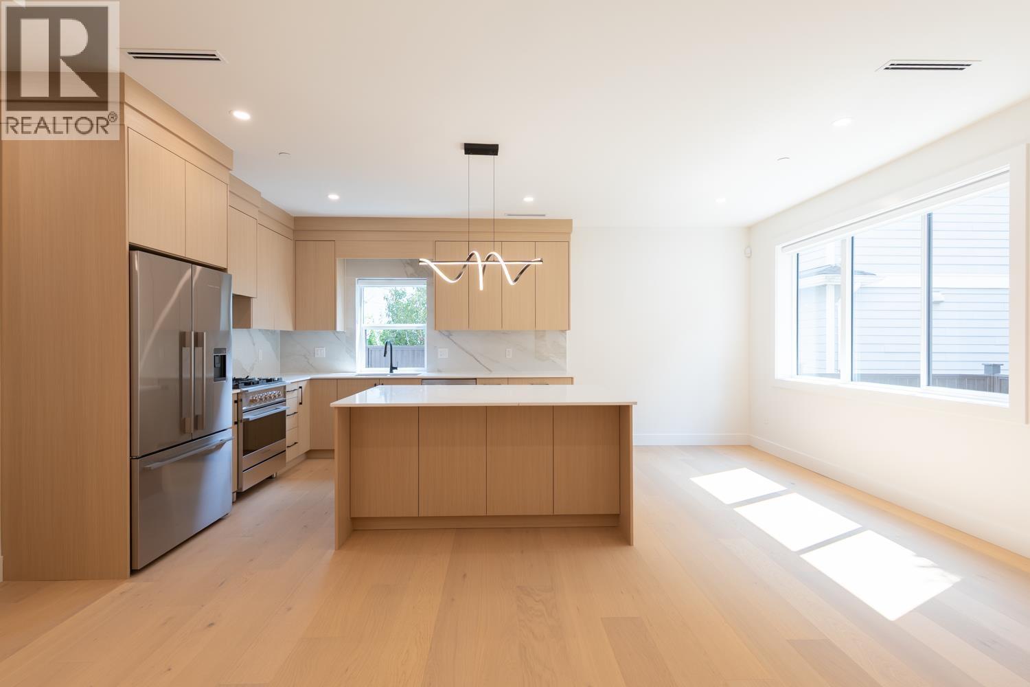 3 3615 Turner Street, Vancouver, British Columbia  V5K 2J2 - Photo 3 - R3156506