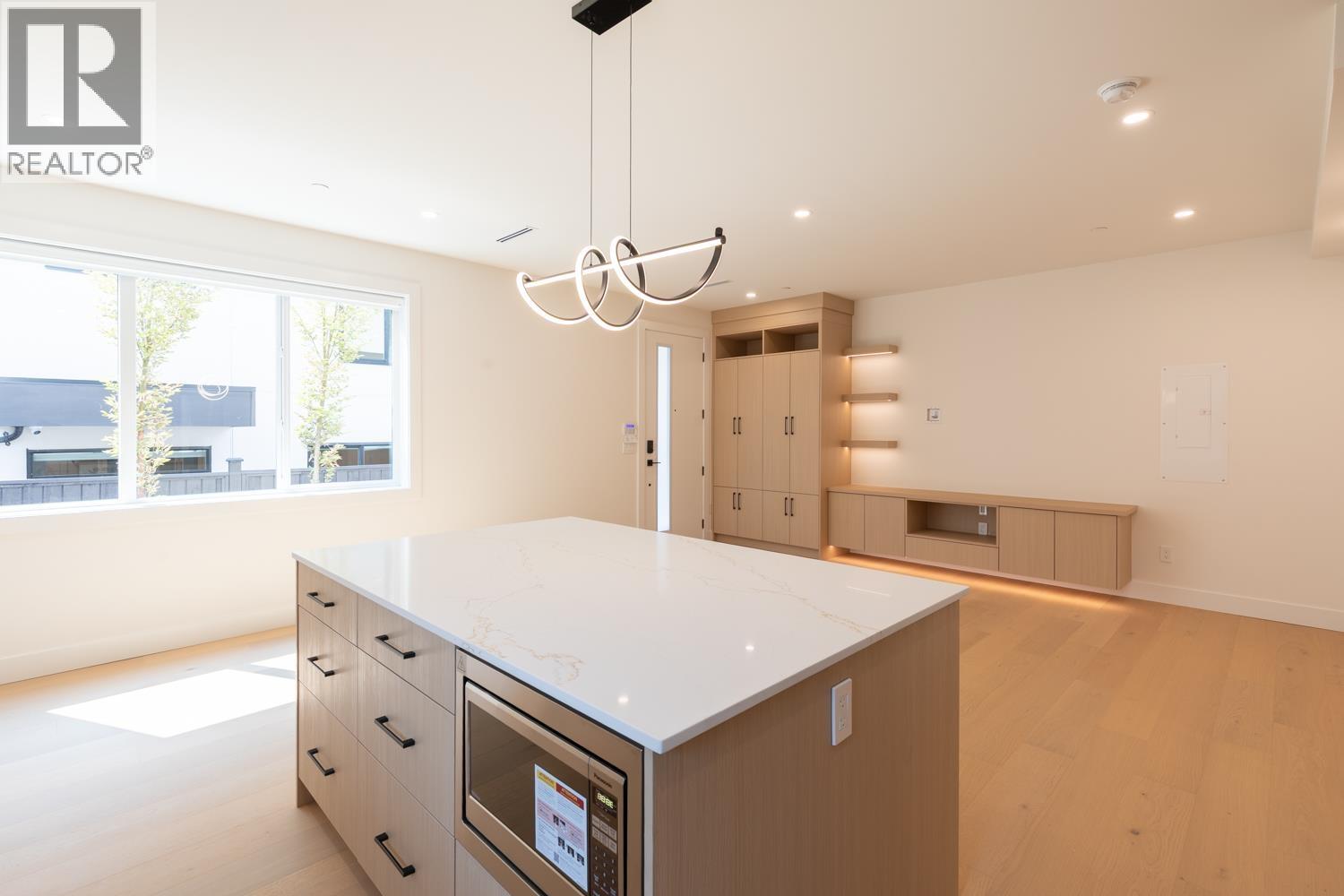 3 3615 Turner Street, Vancouver, British Columbia  V5K 2J2 - Photo 4 - R3156506