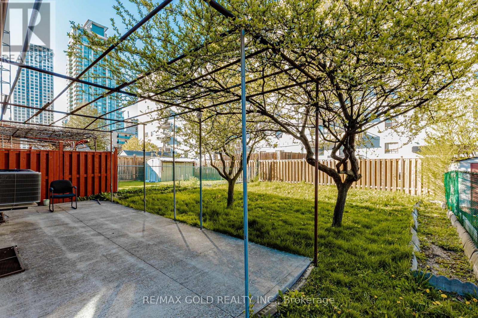 38 Achill Crescent, Mississauga, Ontario  L5B 1L1 - Photo 40 - W13551996
