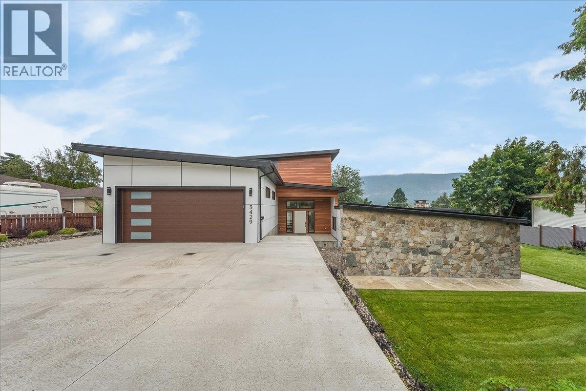 3429 8TH Avenue, Castlegar, British Columbia