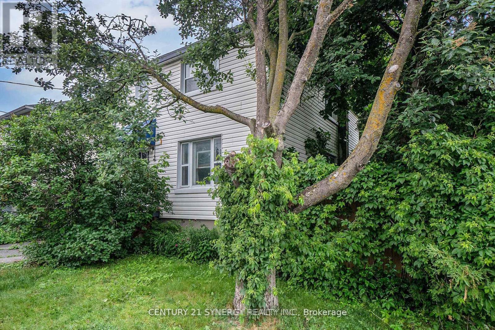 327 Richelieu Avenue, Ottawa, Ontario K1L 6J8 - Photo 2 - X12746712