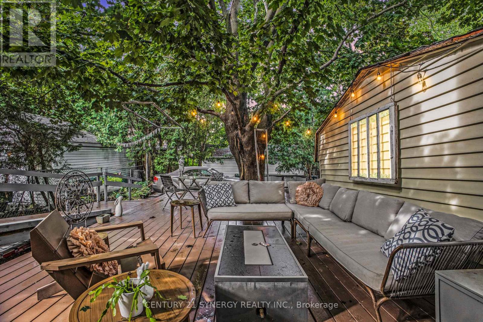 327 Richelieu Avenue, Ottawa, Ontario K1L 6J8 - Photo 3 - X12746712