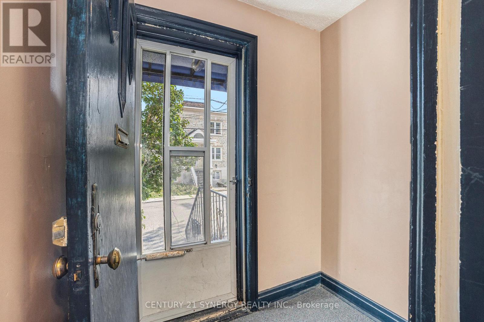327 Richelieu Avenue, Ottawa, Ontario K1L 6J8 - Photo 9 - X12746712