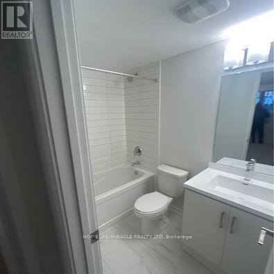81 - 39 Honeycrisp Crescent, Vaughan, Ontario  L4K 0N6 - Photo 11 - N13685104