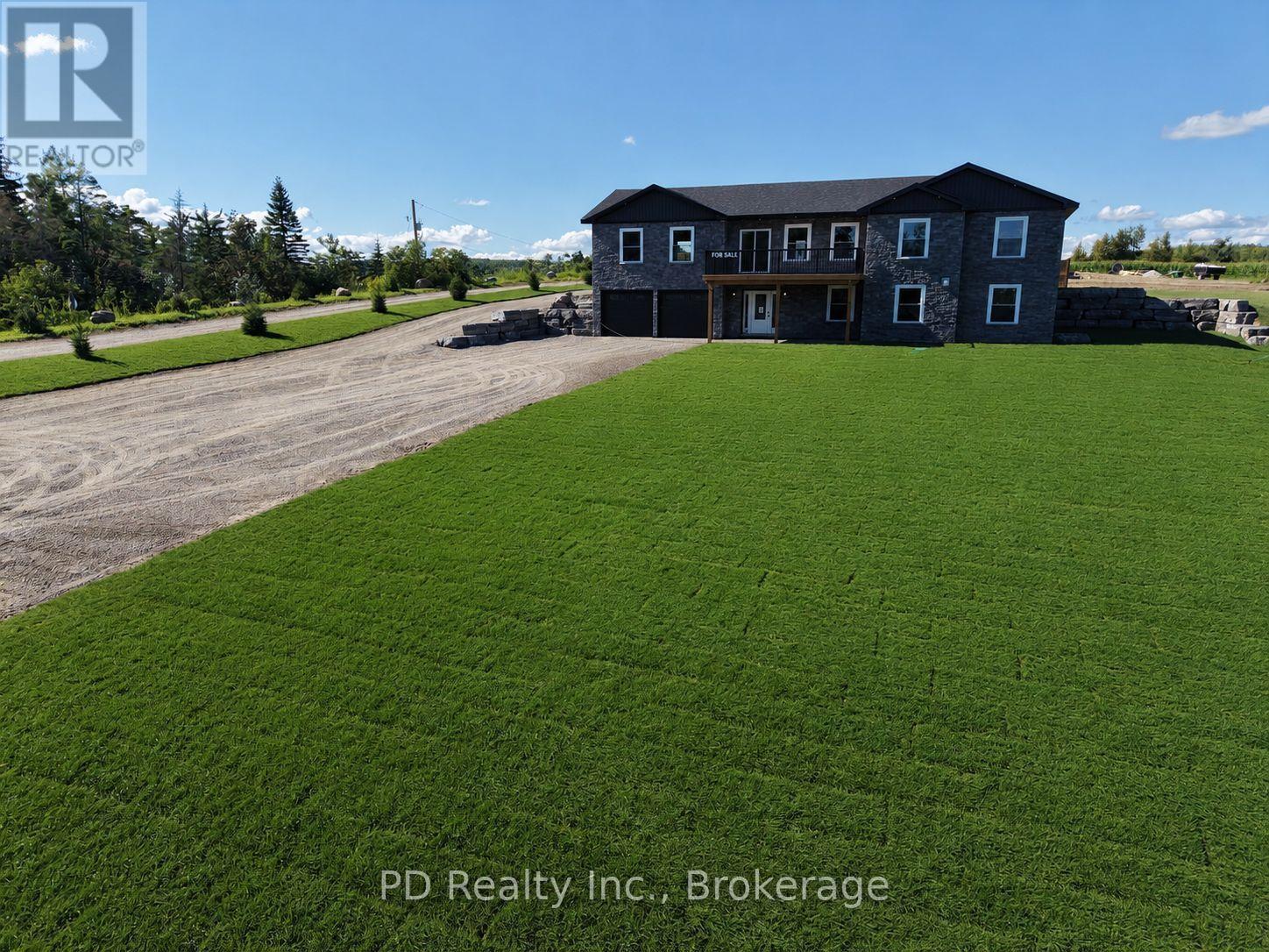 2467 Queen Mary Street, Cavan Monaghan, Ontario  L0A 1C0 - Photo 2 - X12954766