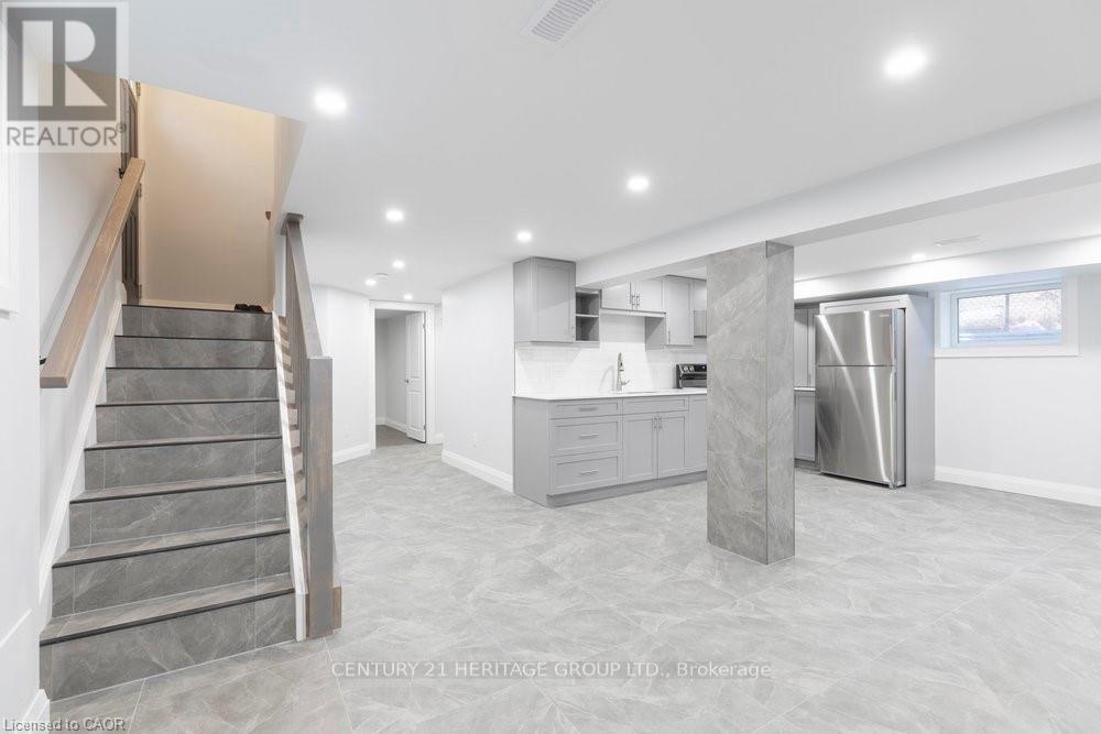 658 UPPER SHERMAN AVENUE, Hamilton, Ontario