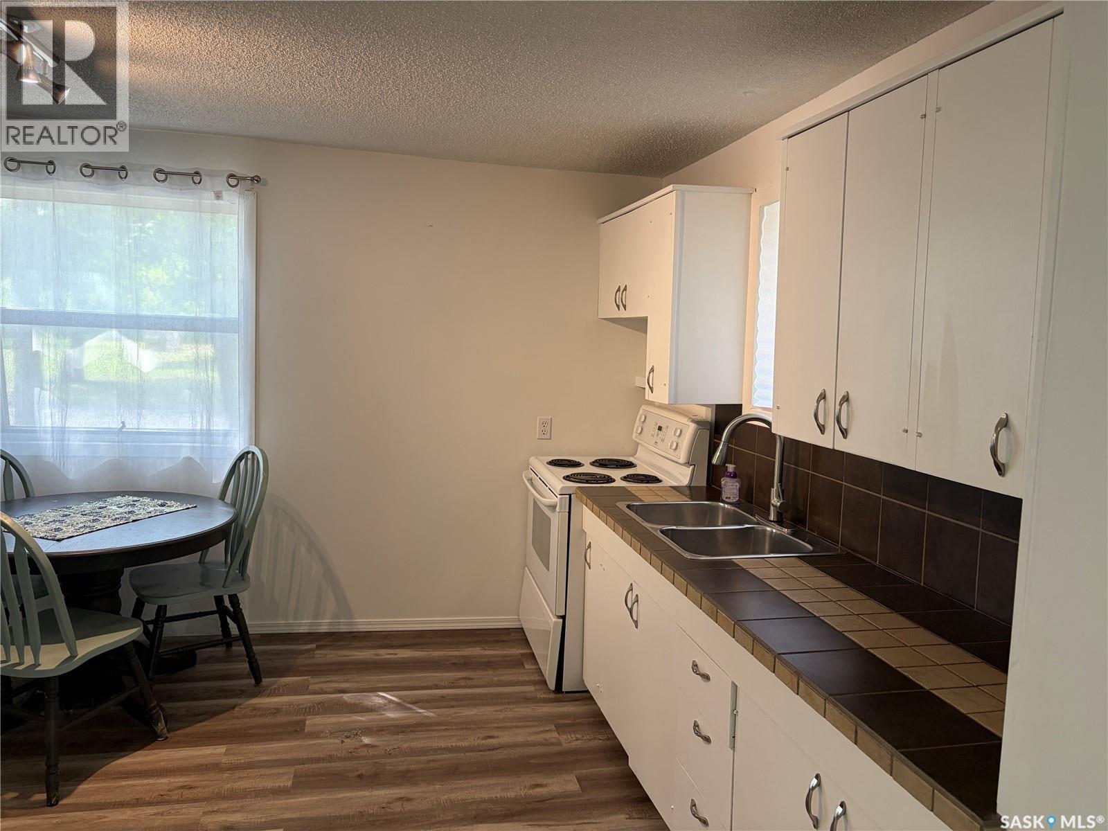 301 1st Avenue Se, Wadena, Saskatchewan  S0A 4J0 - Photo 4 - SK045864