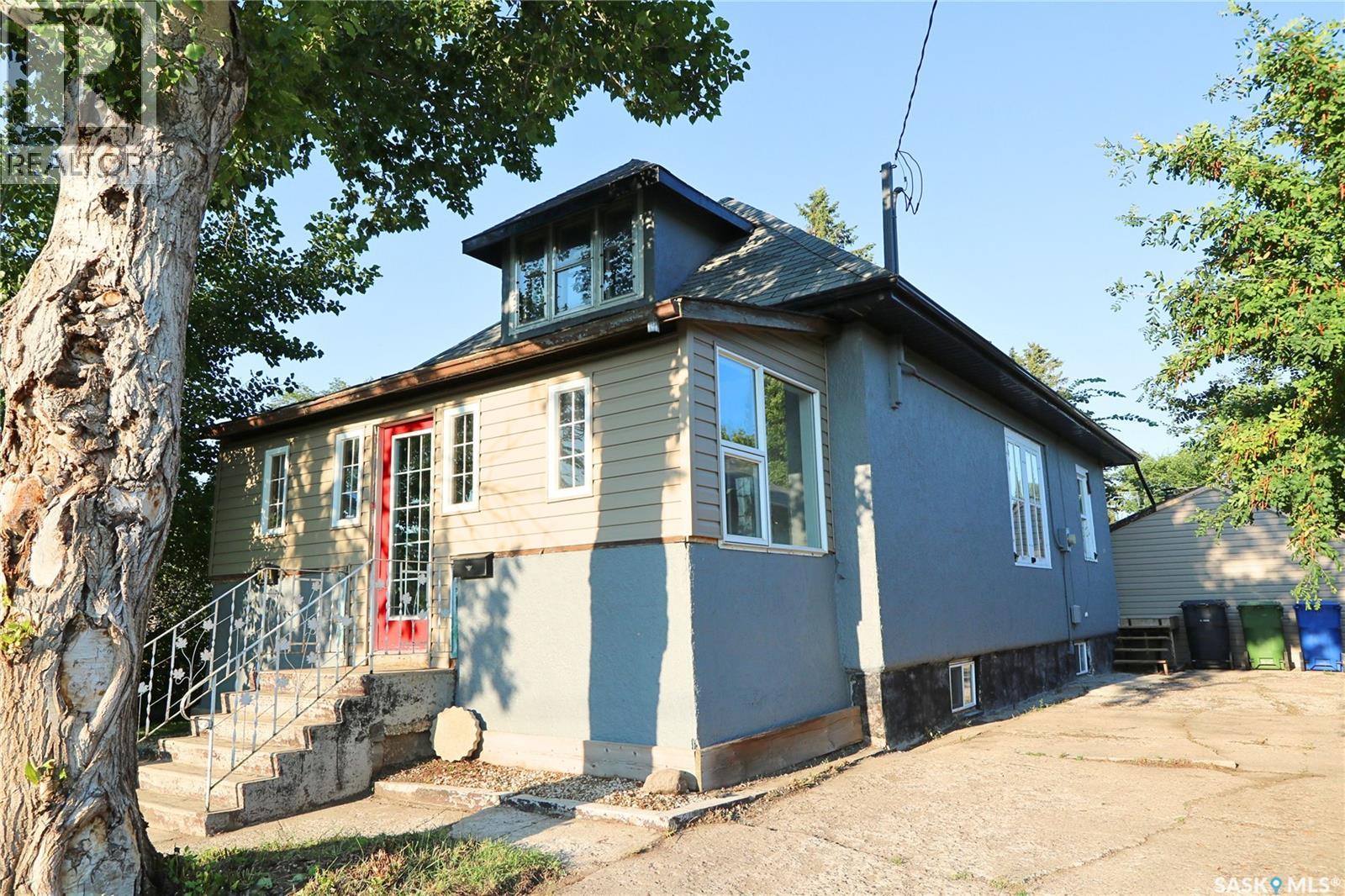 209 Myrtle Avenue, Yorkton, Saskatchewan  S3N 1R3 - Photo 2 - SK045823