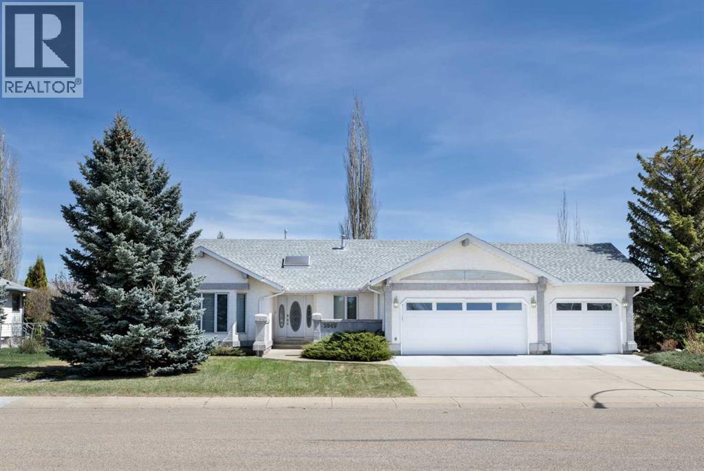 5949 45 Street Crescent, Innisfail, Alberta