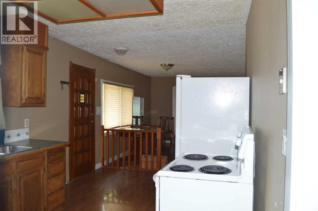 5259 51 Street, Lacombe, Alberta  T4L 1H7 - Photo 11 - A2325022