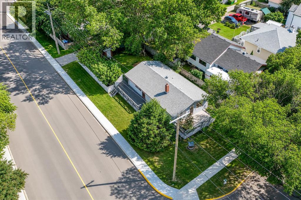 5259 51 Street, Lacombe, Alberta  T4L 1H7 - Photo 3 - A2325022